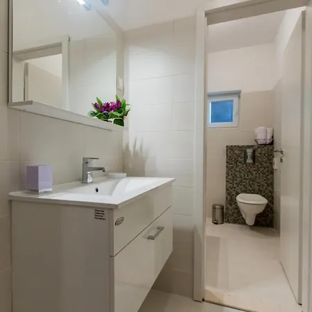 Roza- Two-bedroom Appartement *